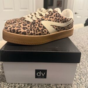 DV Dolce Vita women’s Tan and Black Leopard Sneakers